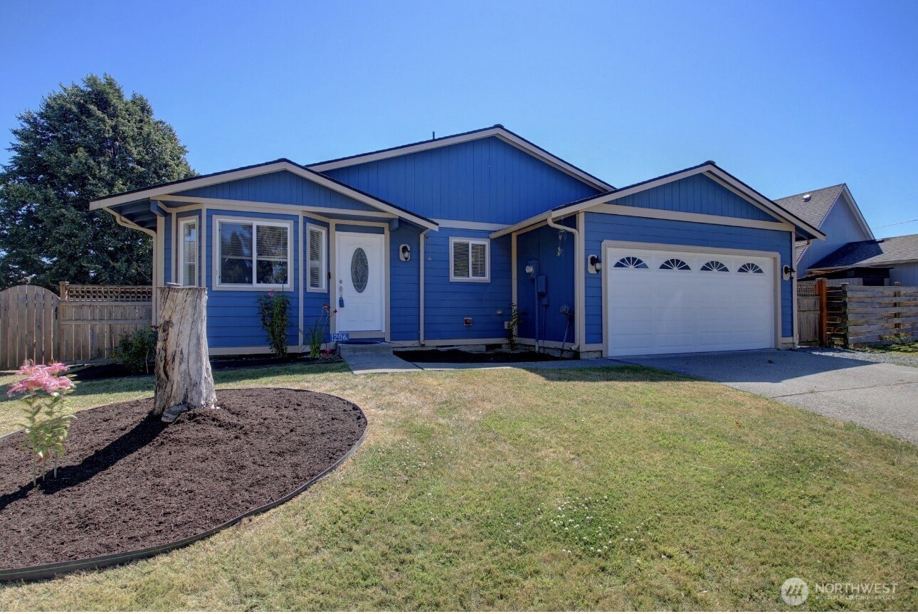 1206 Crystal Lane Property Photo 1