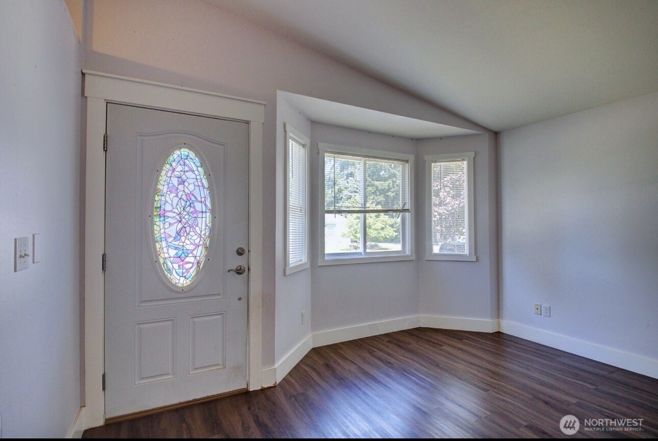 1206 Crystal Lane Property Photo 6