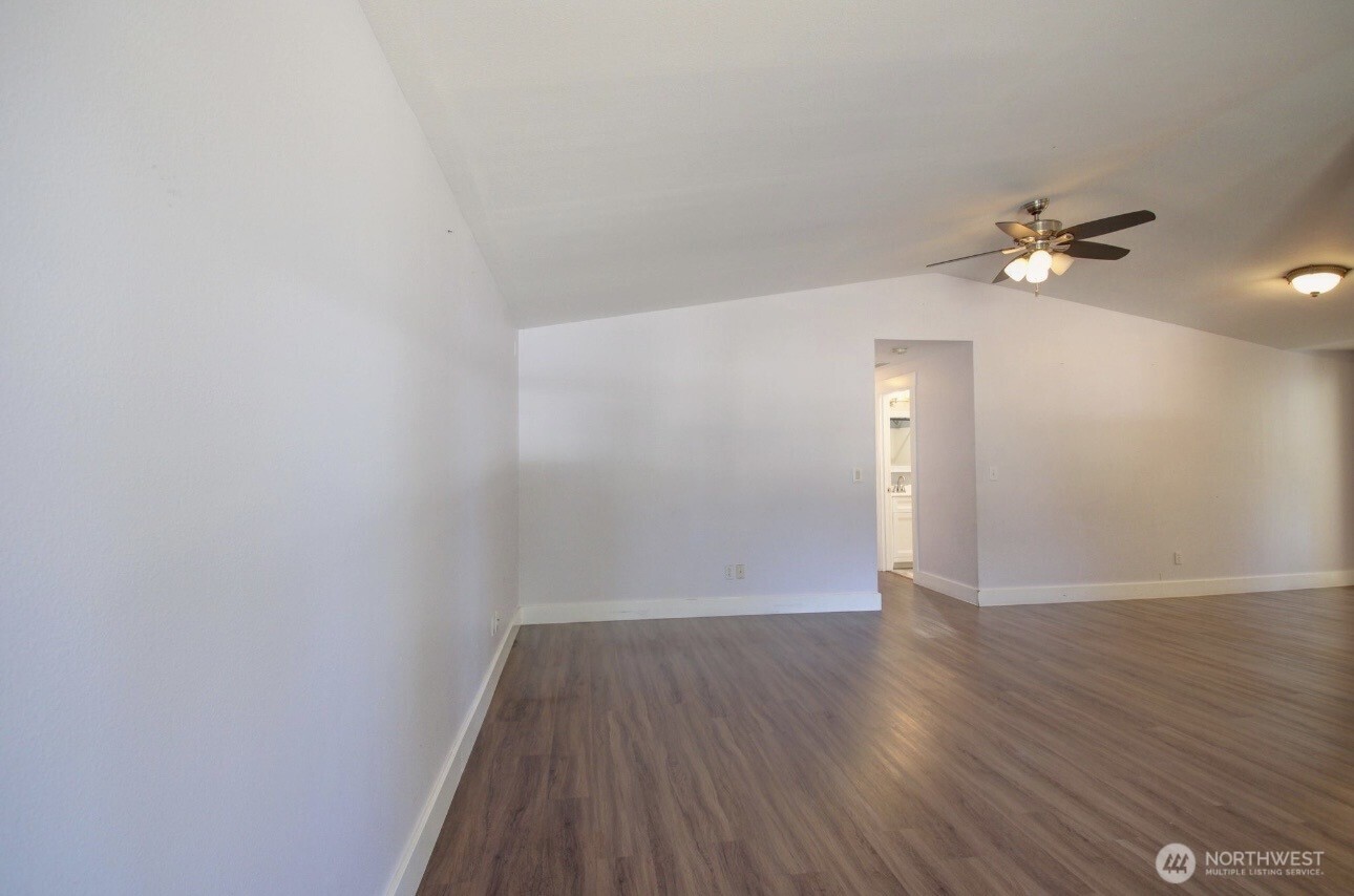 1206 Crystal Lane Property Photo 7