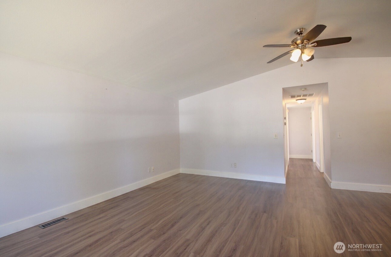 1206 Crystal Lane Property Photo 8