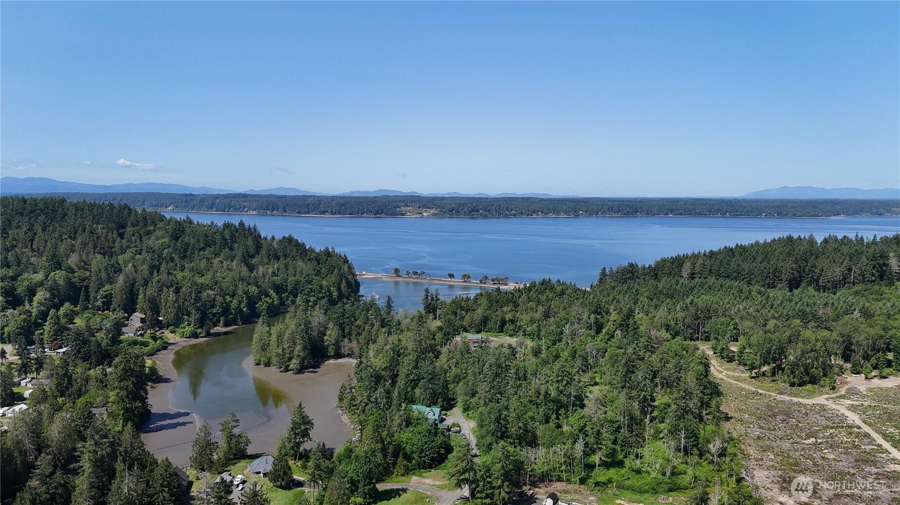 19789 Erickson Road Property Photo 6