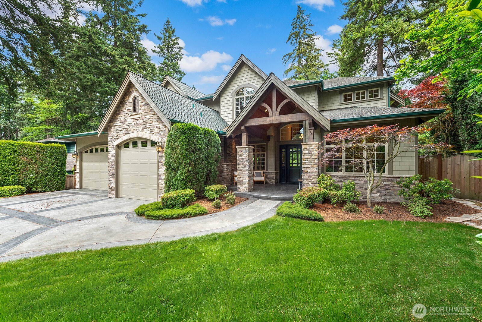 2112 104th Place Property Photo 1