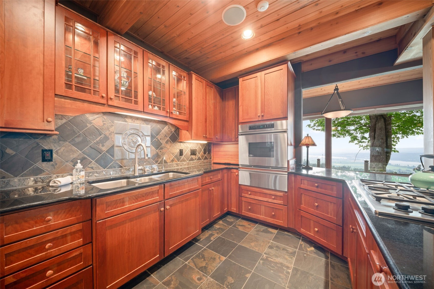 813 Varsity Road Property Photo 13
