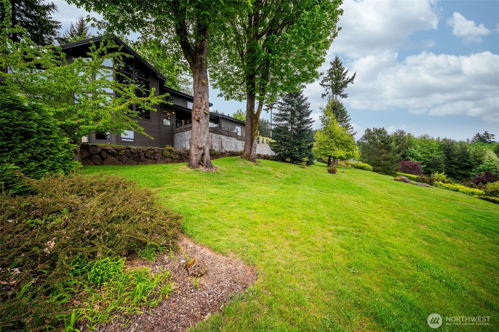 813 Varsity Road Property Photo 35