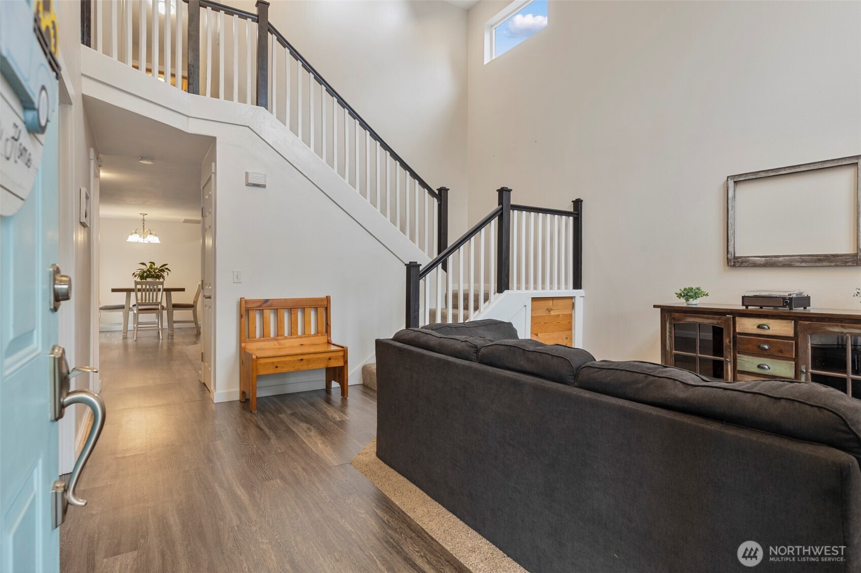 16076 Lakeview Avenue Property Photo 2