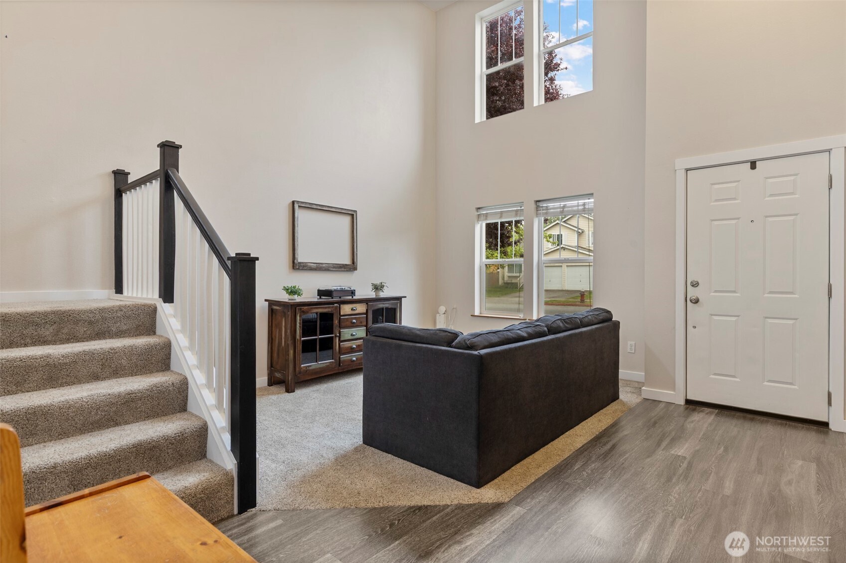 16076 Lakeview Avenue Property Photo 3