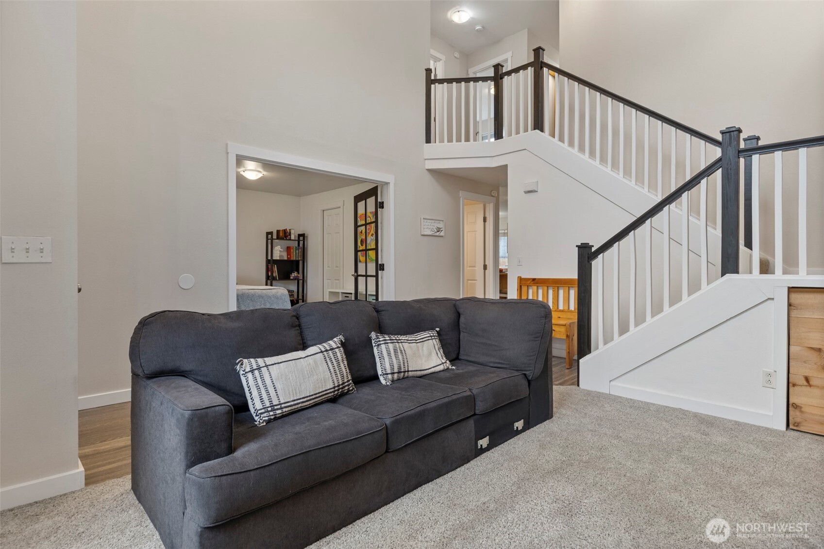 16076 Lakeview Avenue Property Photo 4