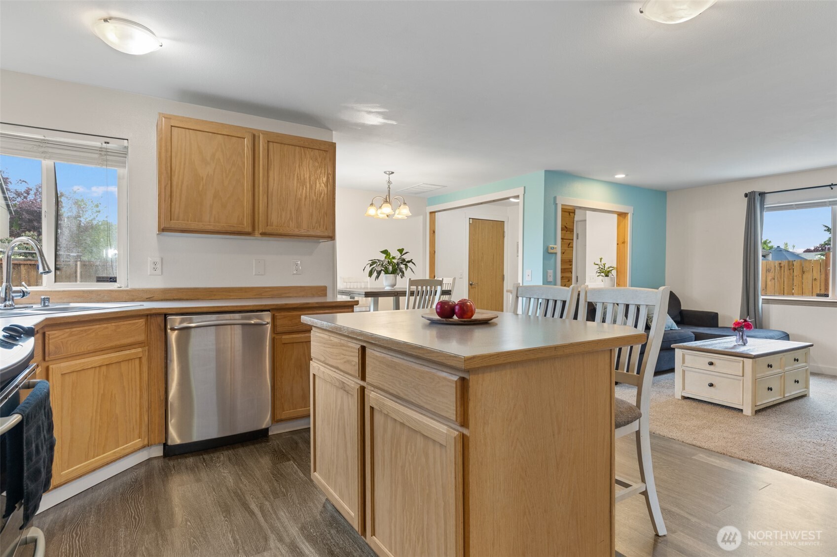 16076 Lakeview Avenue Property Photo 10
