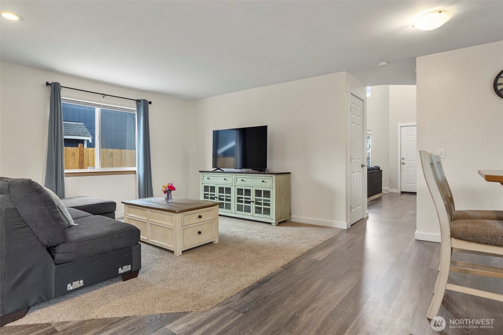 16076 Lakeview Avenue Property Photo 13