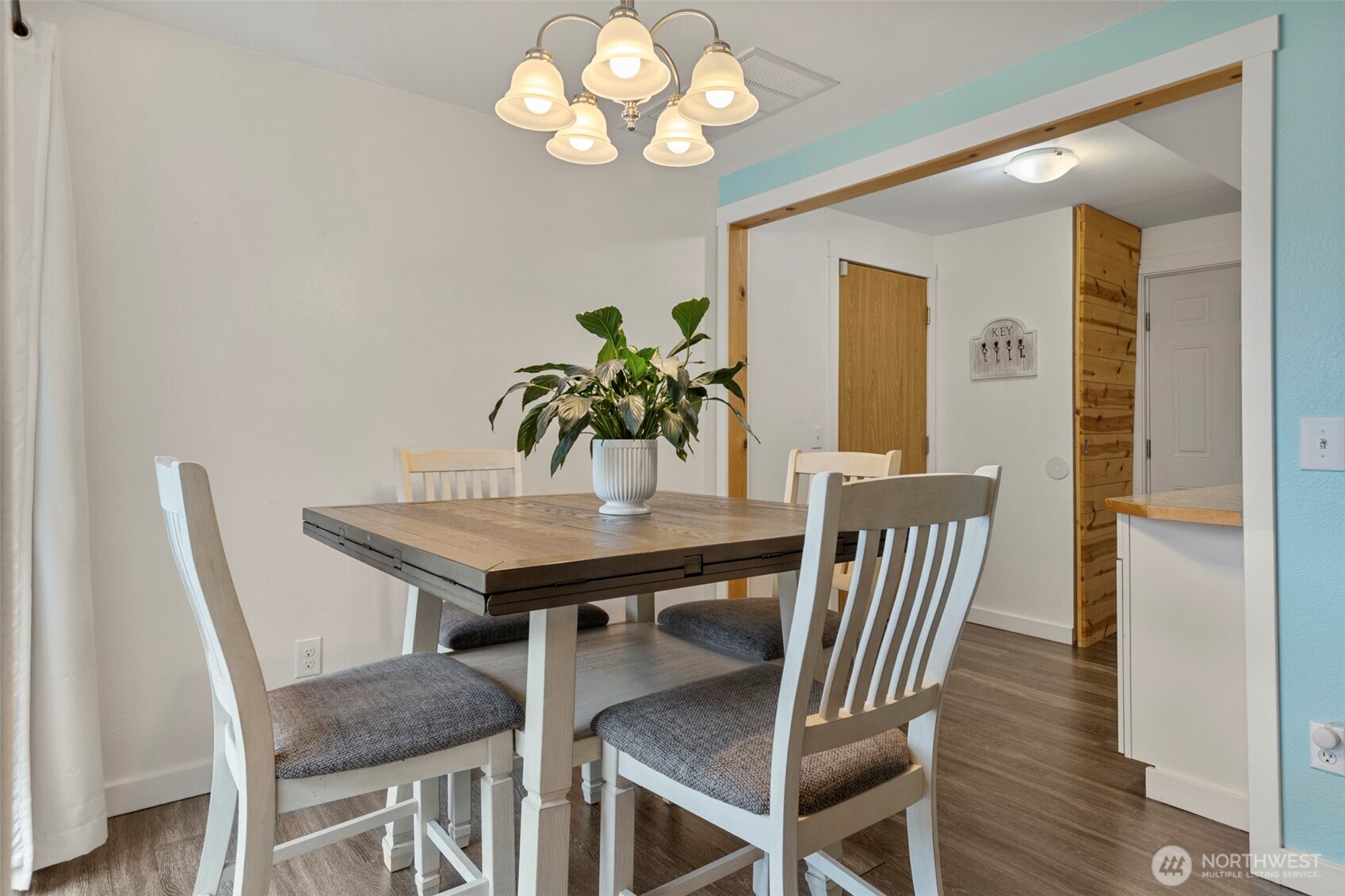 16076 Lakeview Avenue Property Photo 15
