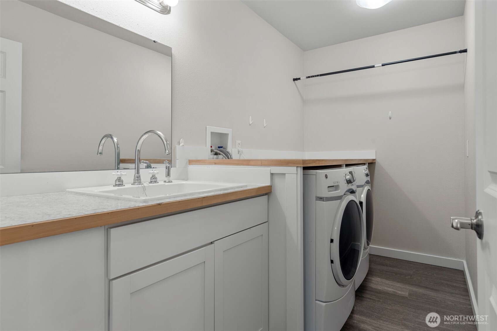 16076 Lakeview Avenue Property Photo 22