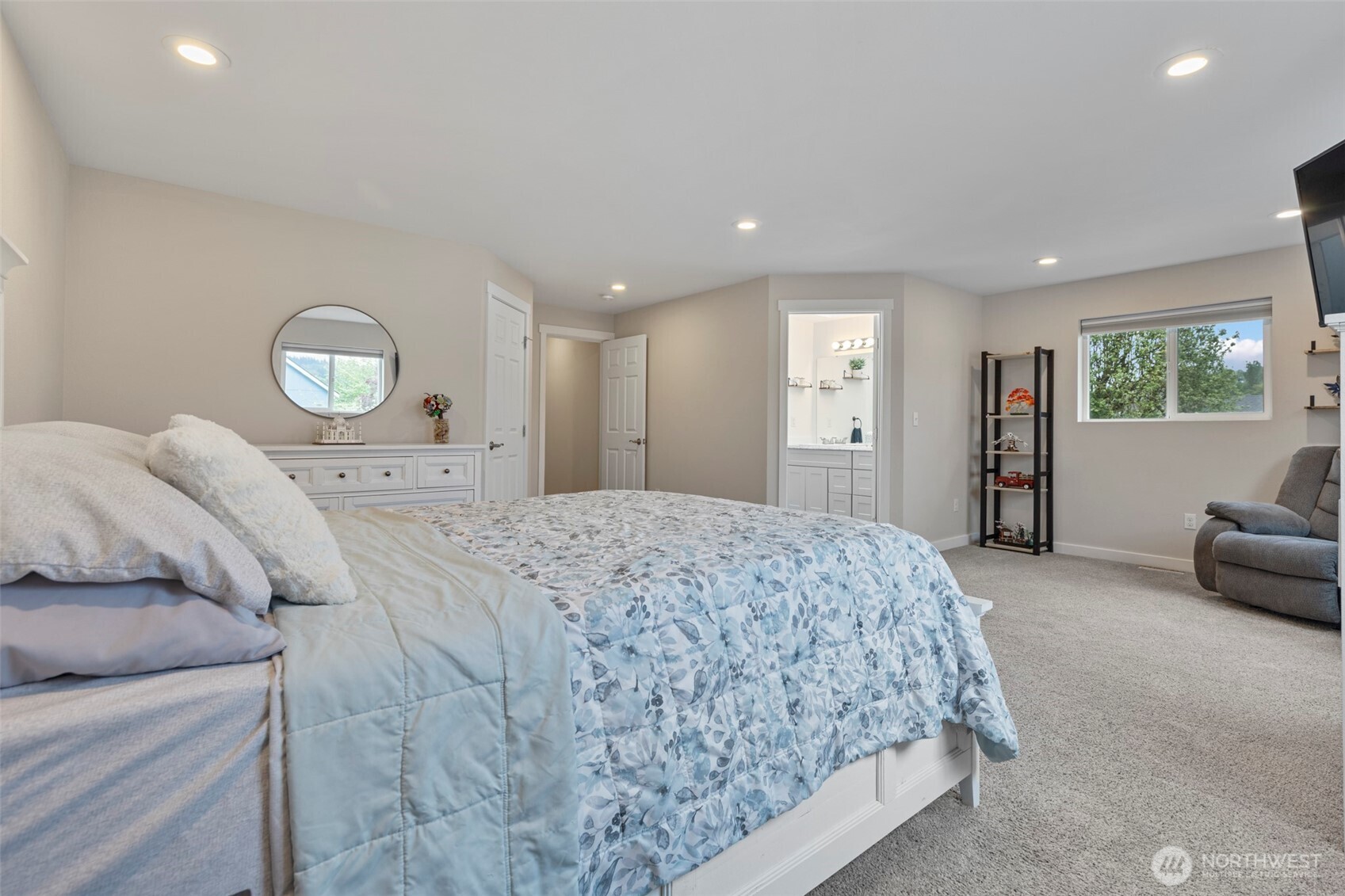 16076 Lakeview Avenue Property Photo 24