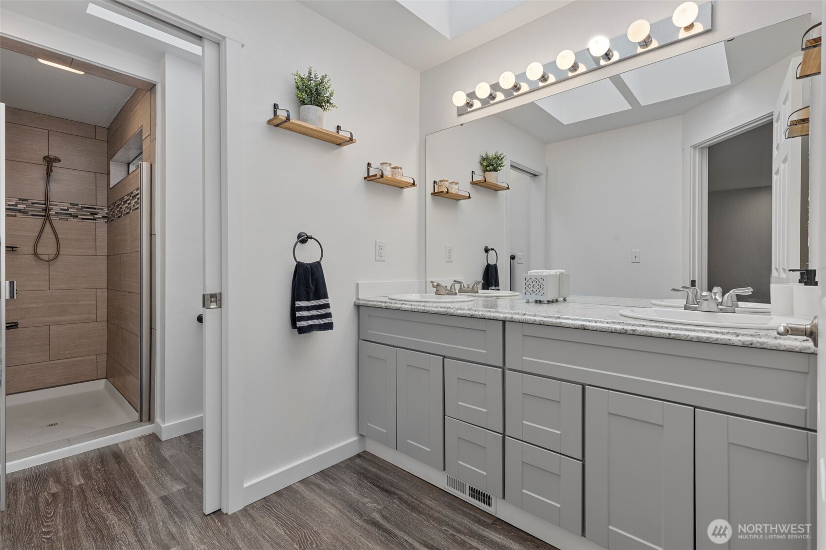 16076 Lakeview Avenue Property Photo 25