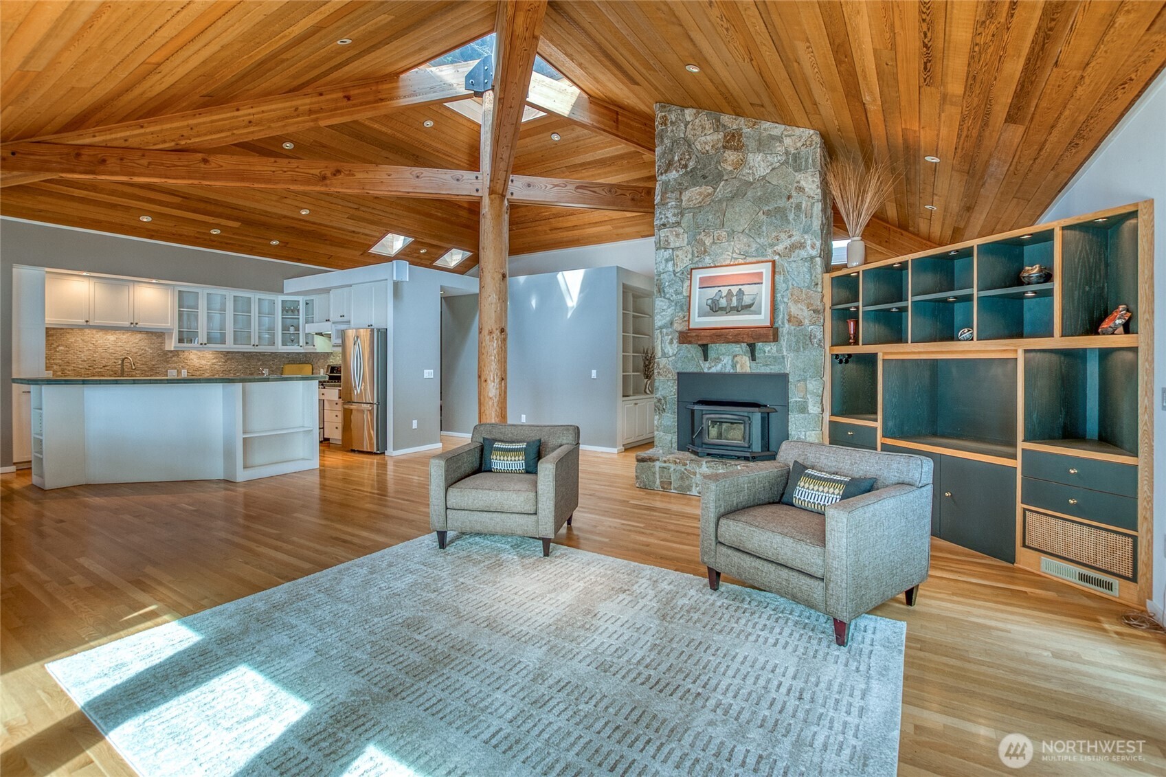 1424 Palisades Drive Property Photo 8