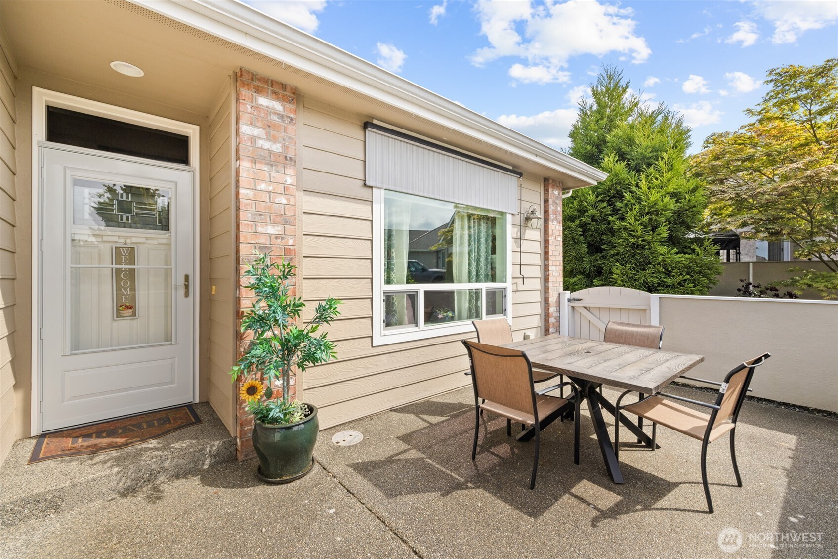 433 Big Leaf Court Property Photo 4