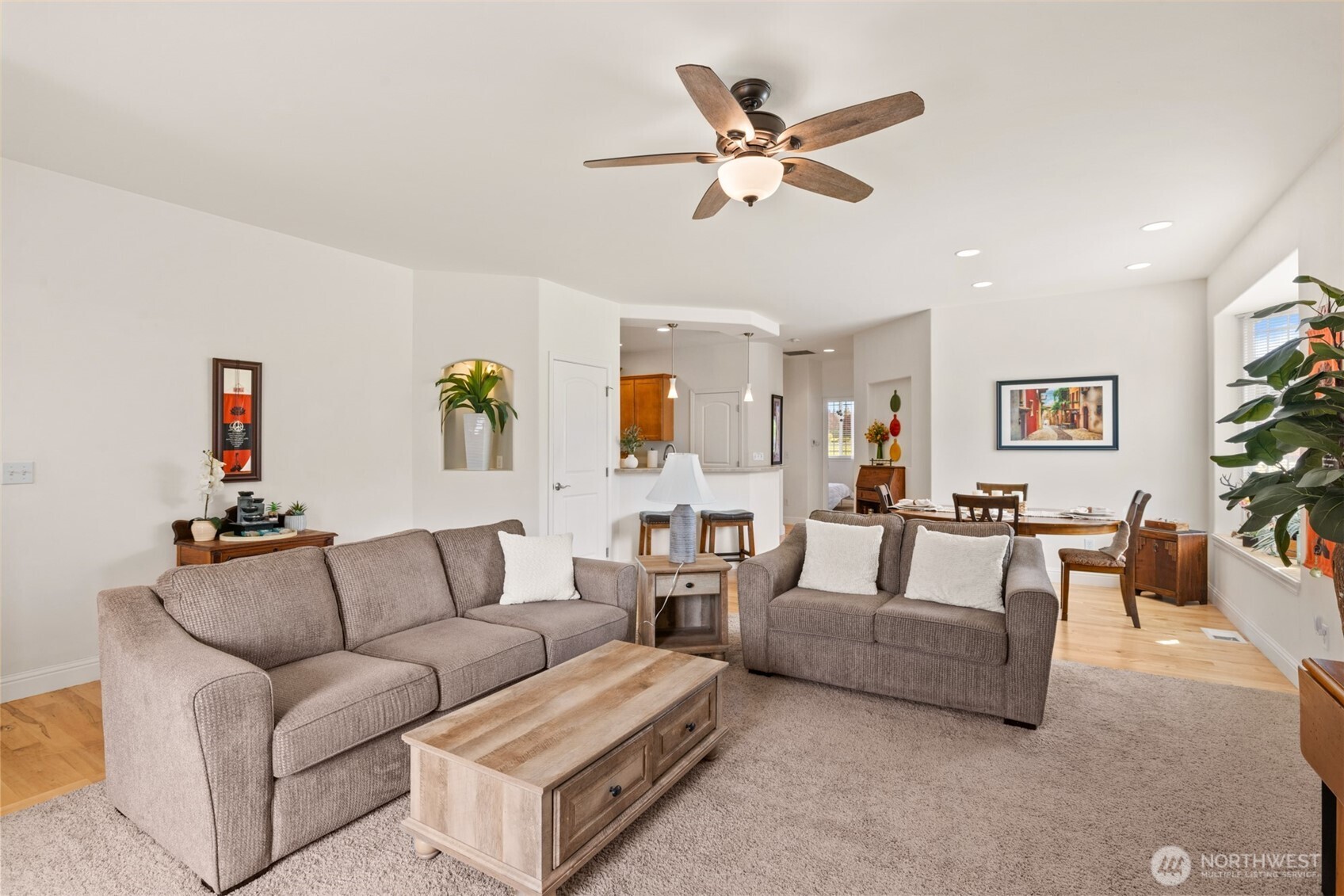 433 Big Leaf Court Property Photo 7