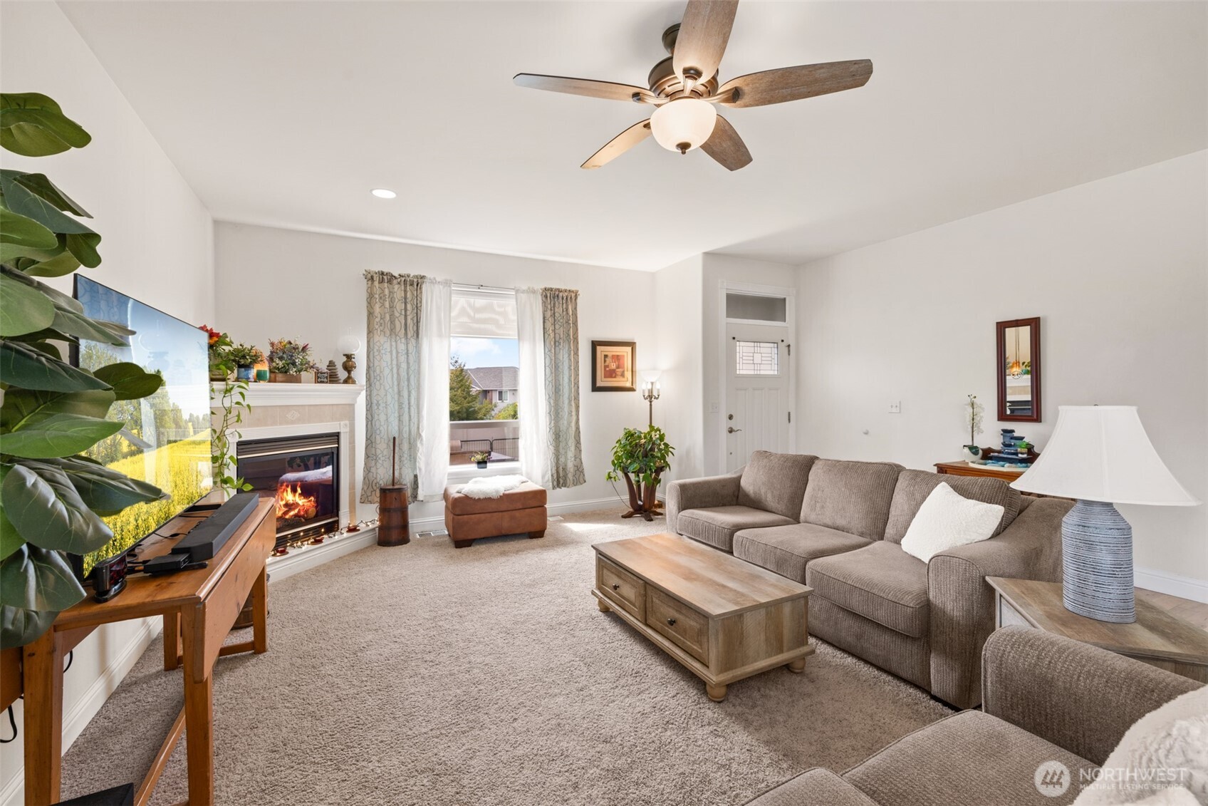 433 Big Leaf Court Property Photo 9