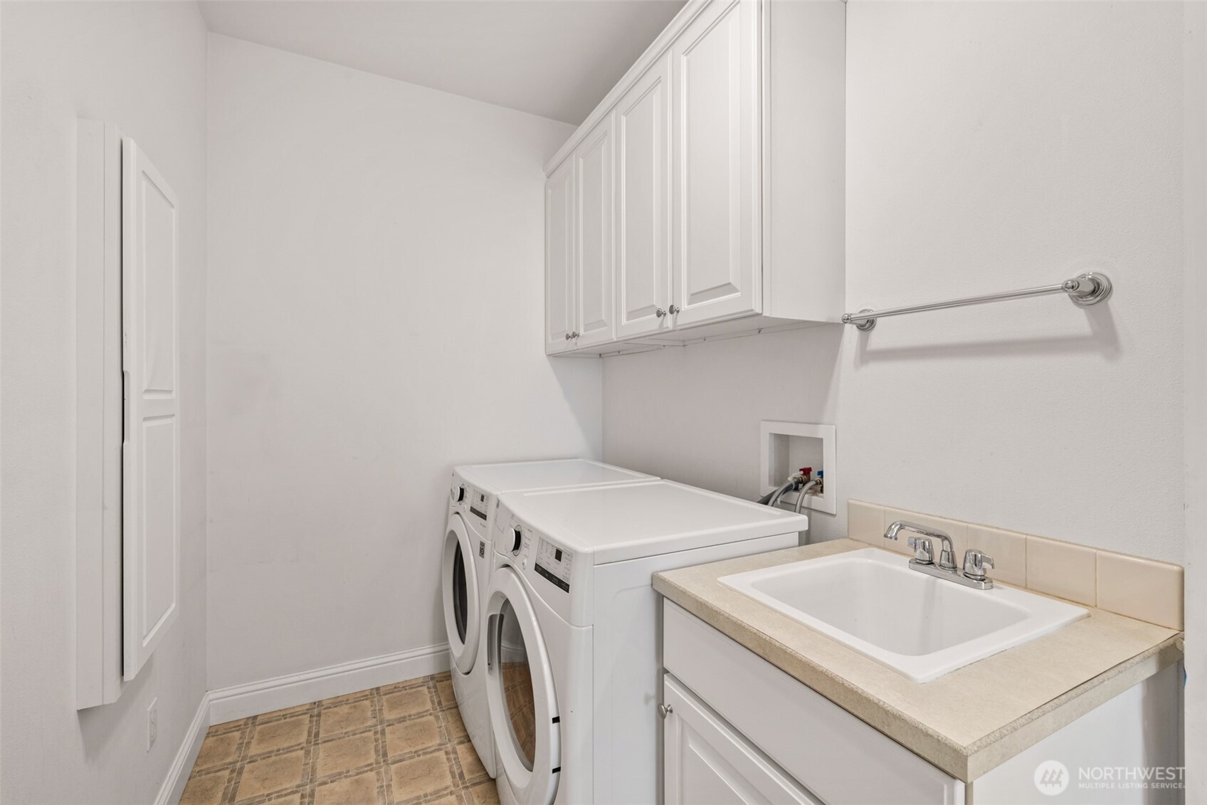 433 Big Leaf Court Property Photo 33