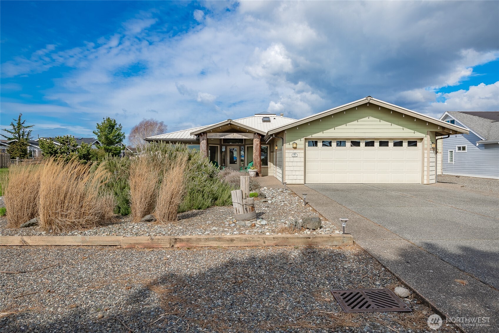 5382 Nootka Loop Property Photo 2