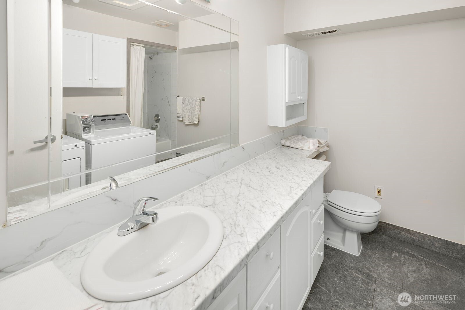 2367 S Forest Street Property Photo 14