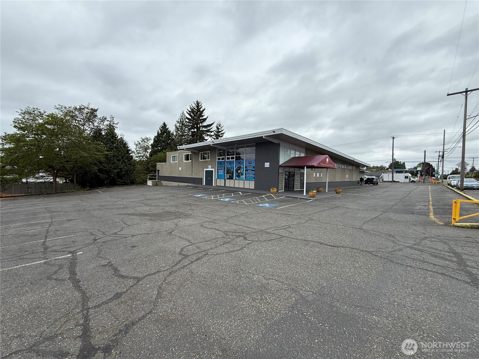 10821 1st Avenue Property Photo 8
