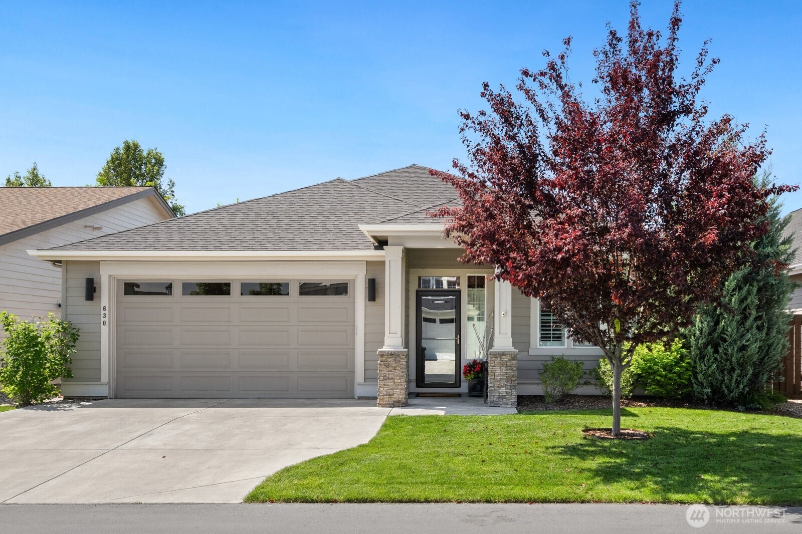630 SE Whimbrel Loop Property Photo 1