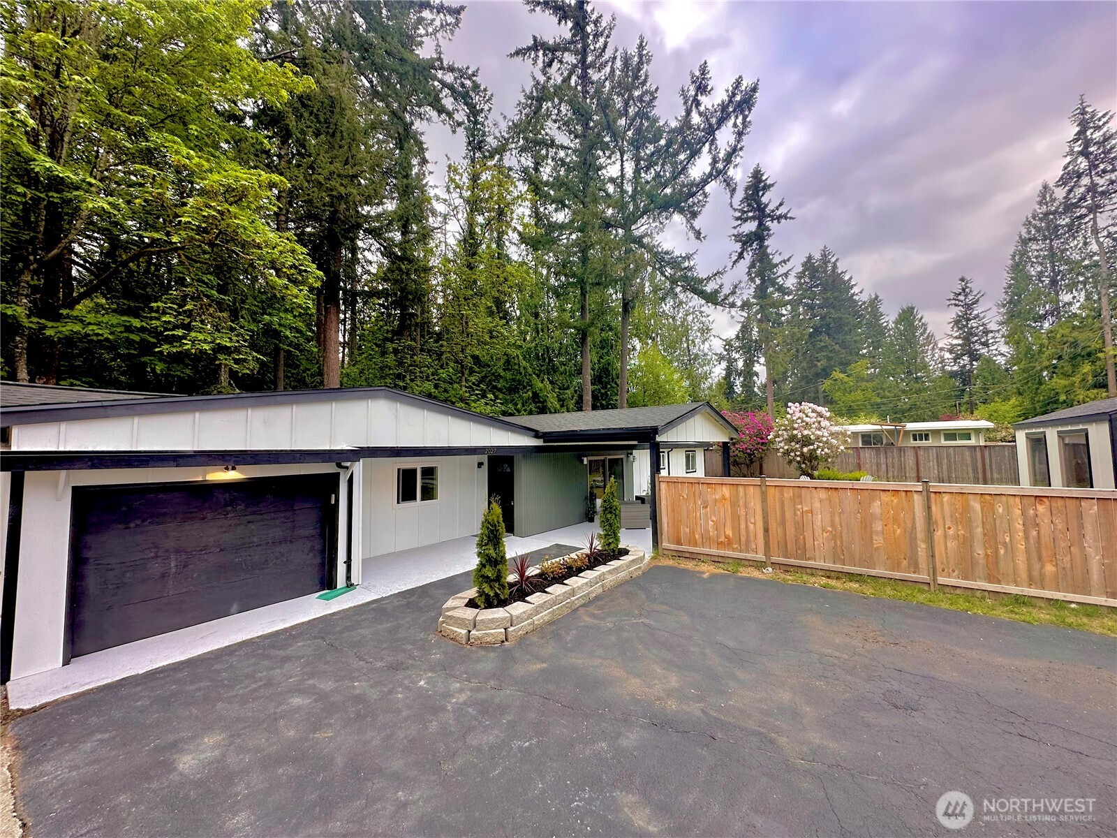 2027 219th Lane Property Photo 1