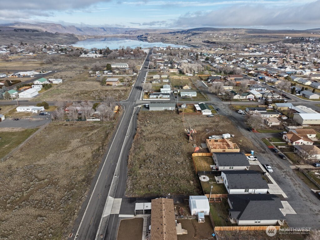 8 Division St Property Photo 1
