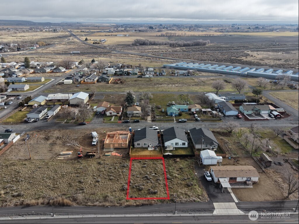 8 Division St Property Photo 2