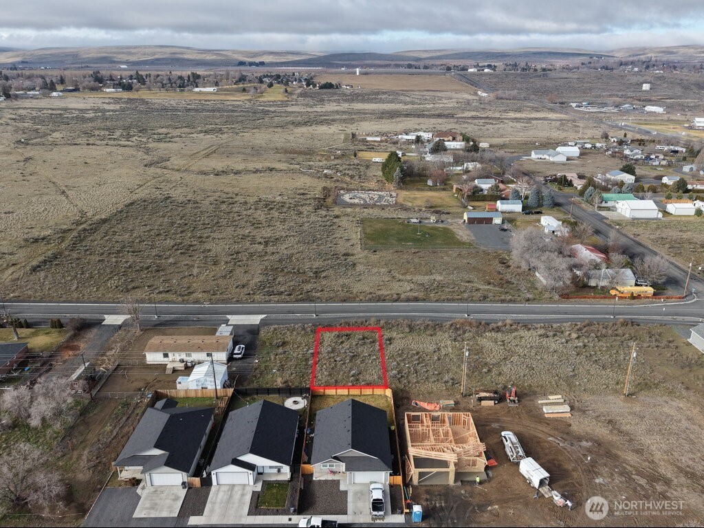 8 Division St Property Photo 4