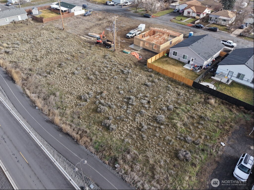 8 Division St Property Photo 6