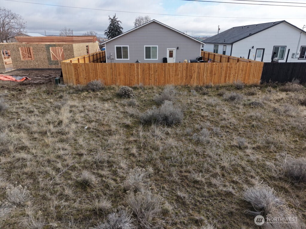 8 Division St Property Photo 11