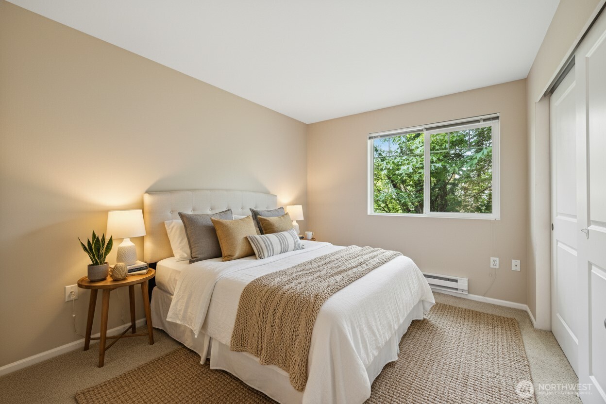 21048 40th Place J2 Property Photo 13
