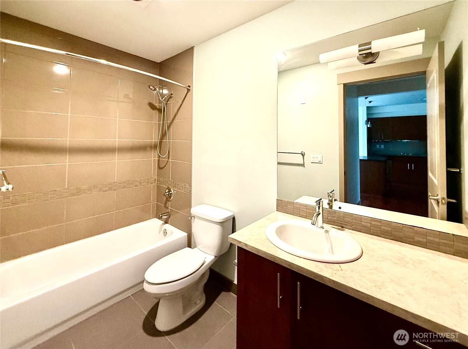 4547 8th Avenue 204 Property Photo 8