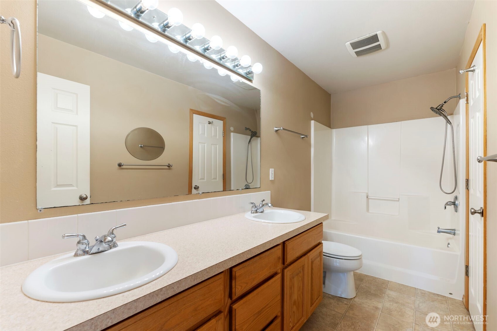 1450 Brown Street Property Photo 18
