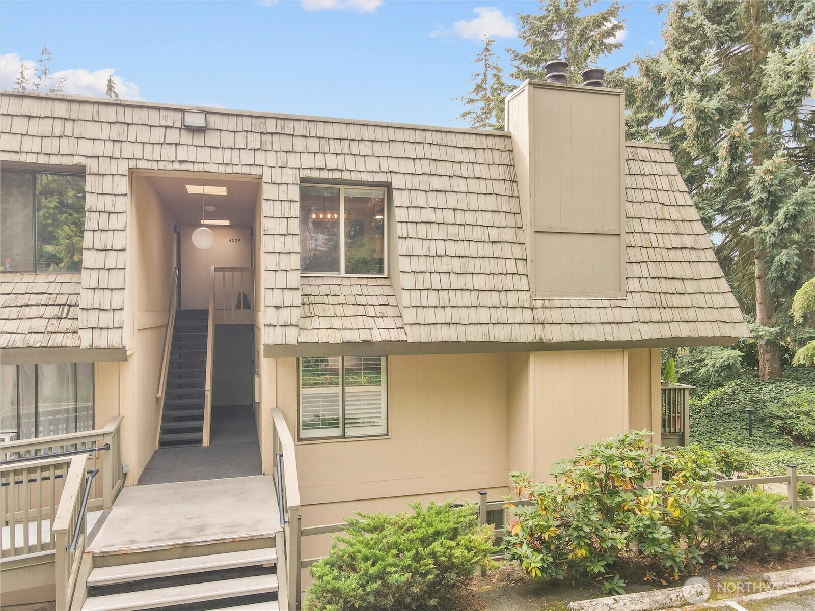 1420 153rd Ave Ne 4004 Property Photo 4