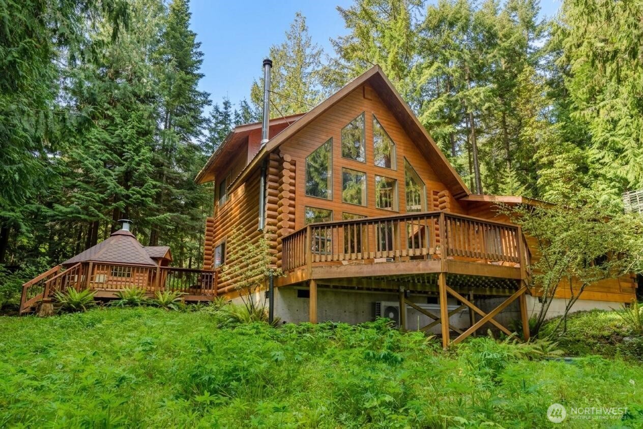 214 Cougar Crest Road Property Photo 1