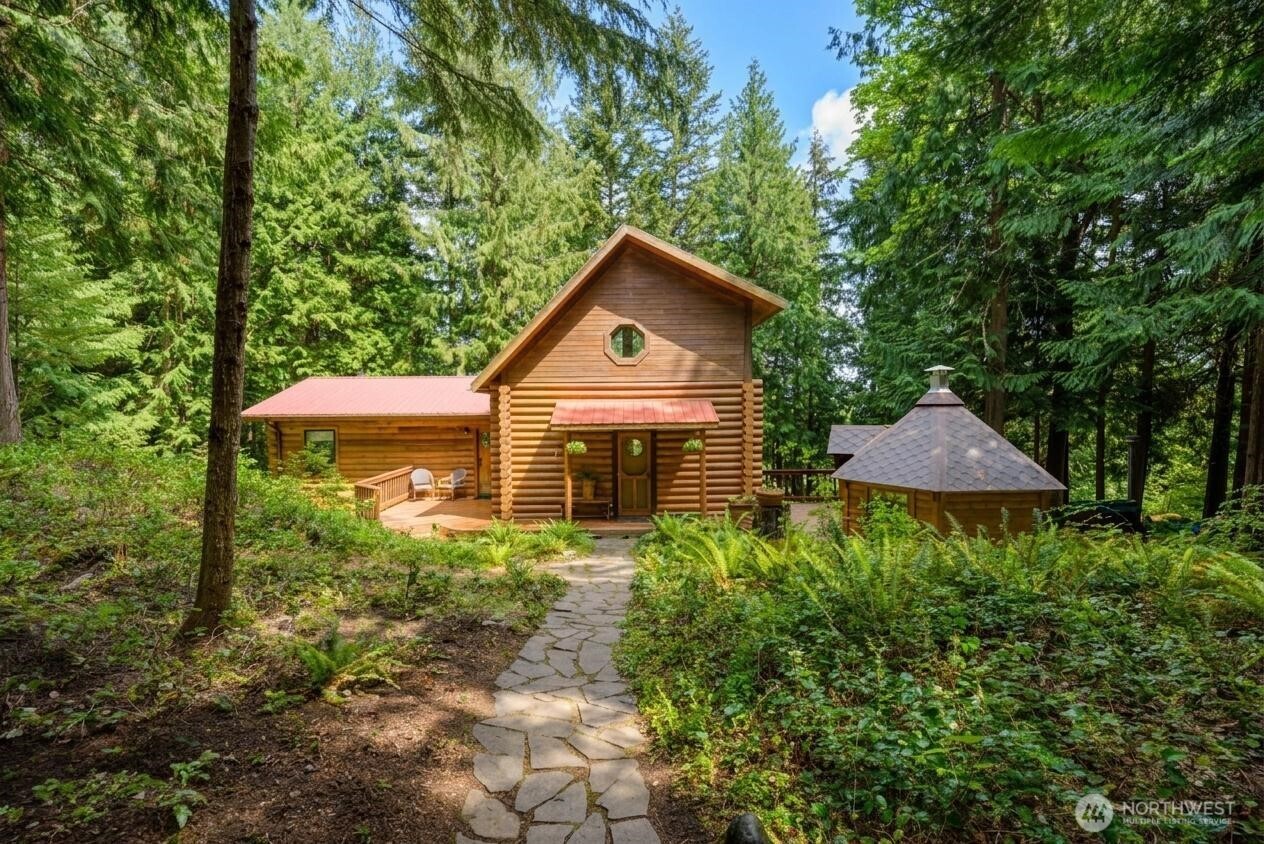 214 Cougar Crest Road Property Photo 4