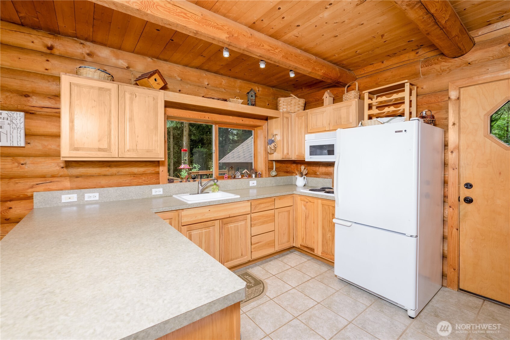 214 Cougar Crest Road Property Photo 7