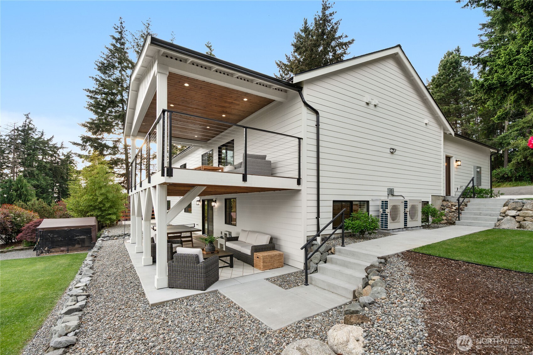 11016 46th Street Property Photo 3