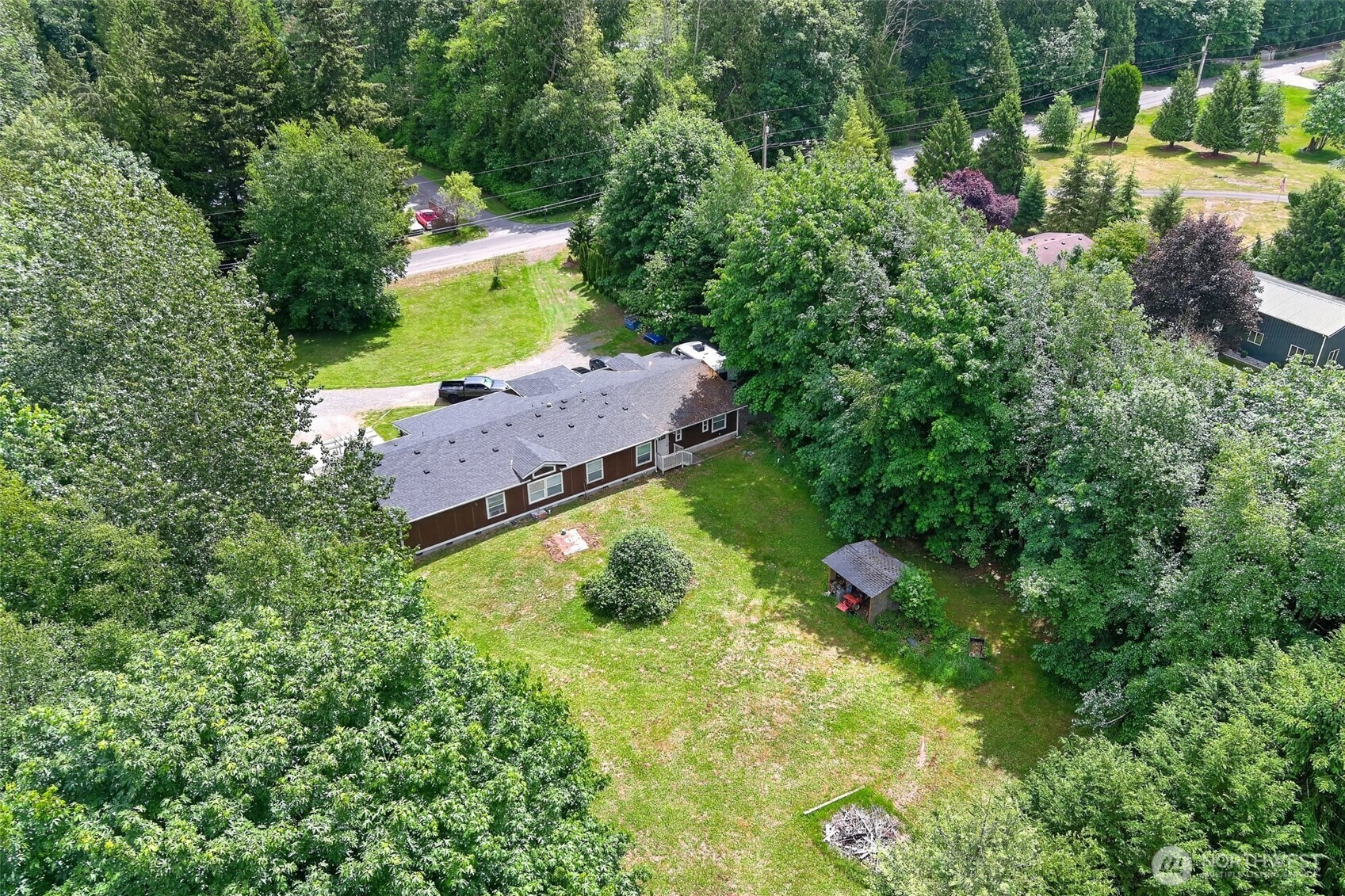 2520888 Property Photo 3