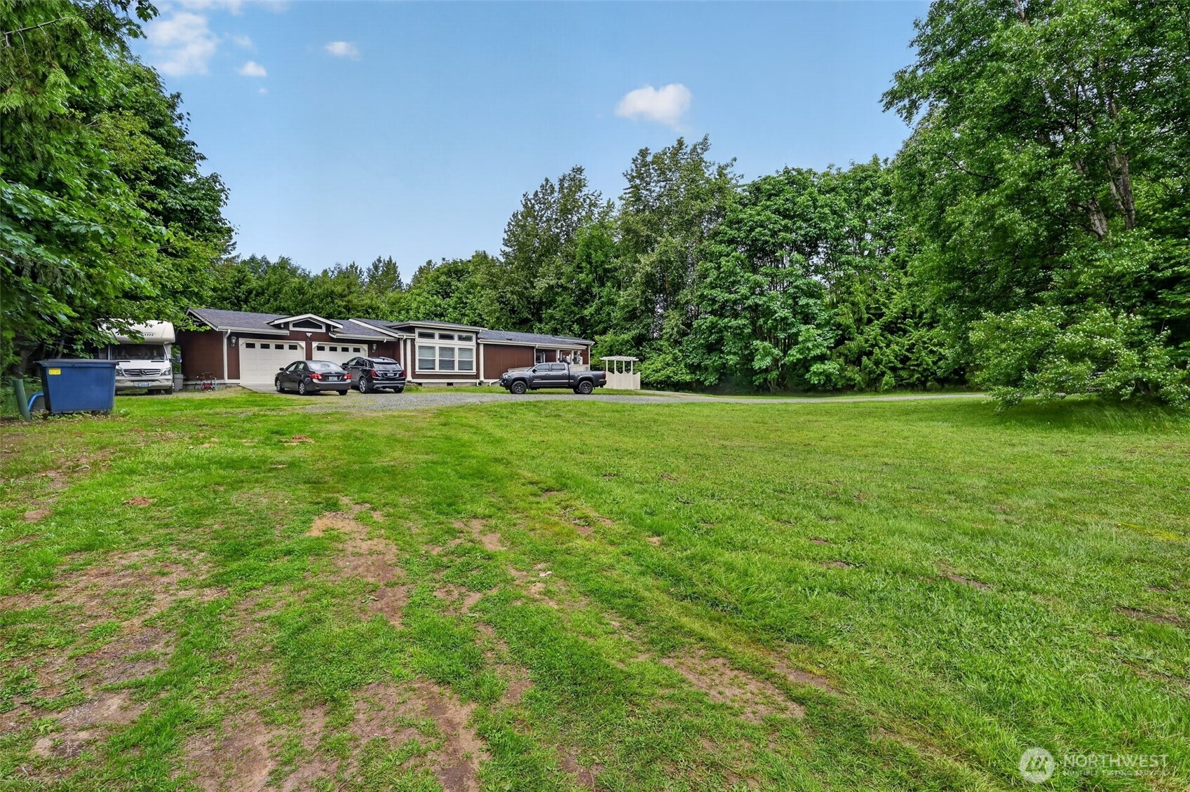 2520888 Property Photo 5