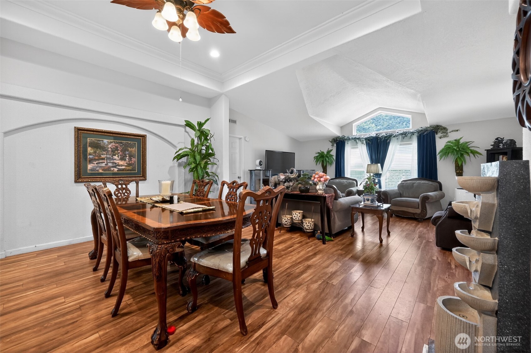 2520888 Property Photo 12