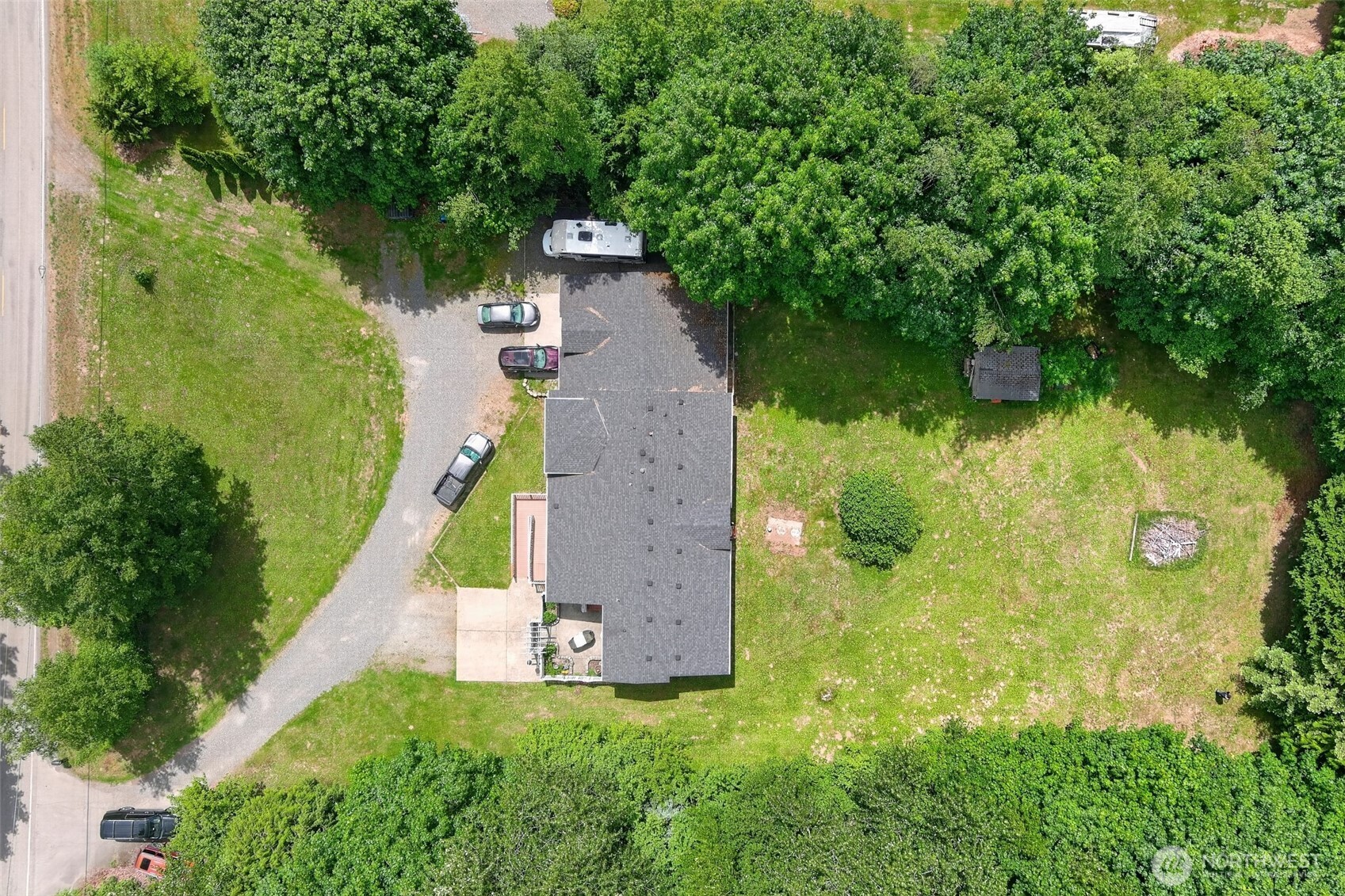 2520888 Property Photo 15