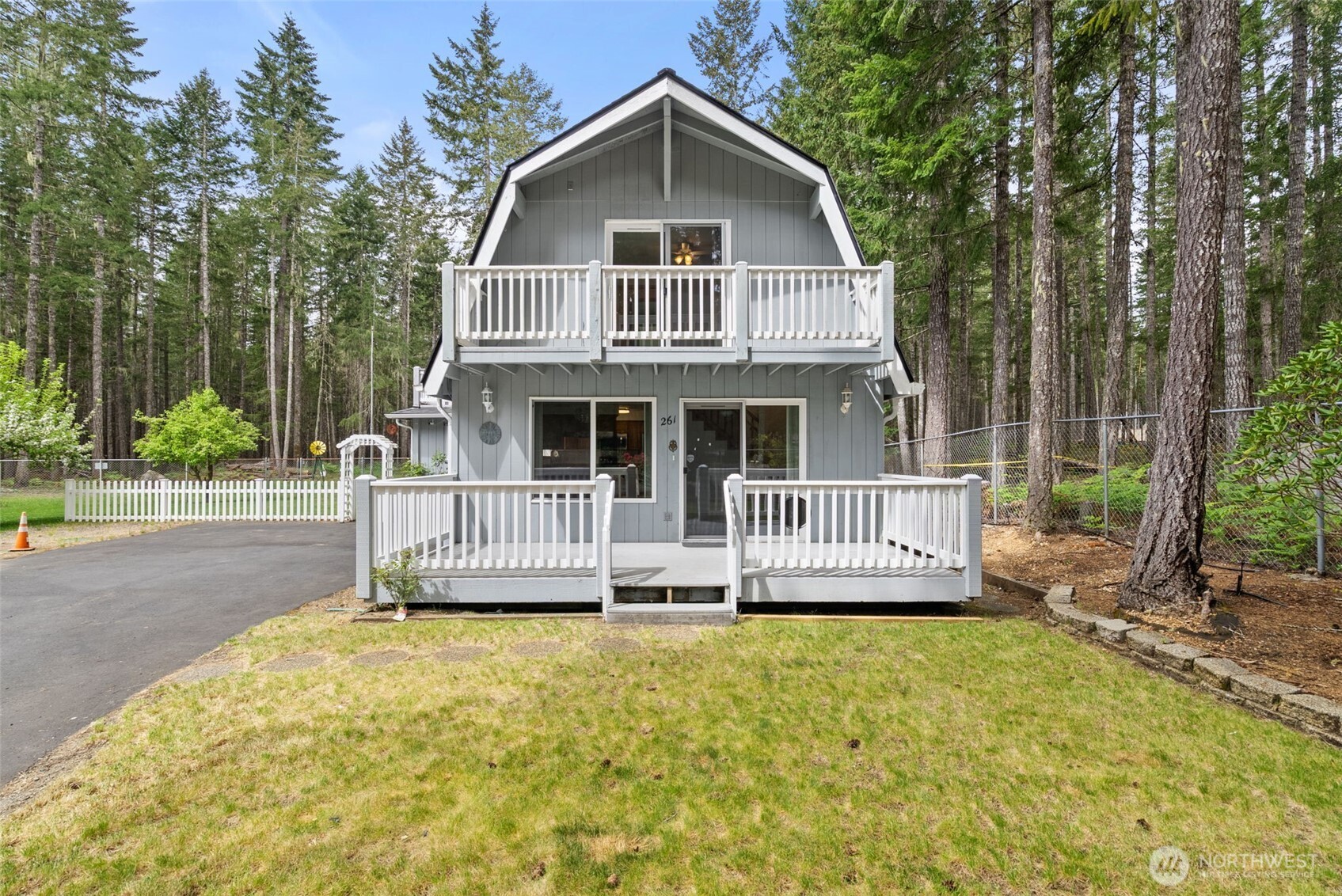 261 N Olympic Way Property Photo 3
