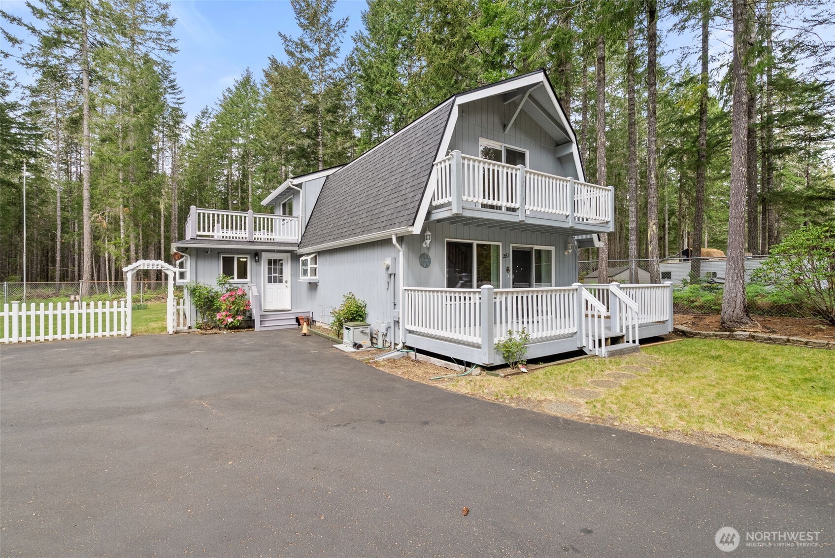 261 N Olympic Way Property Photo 4