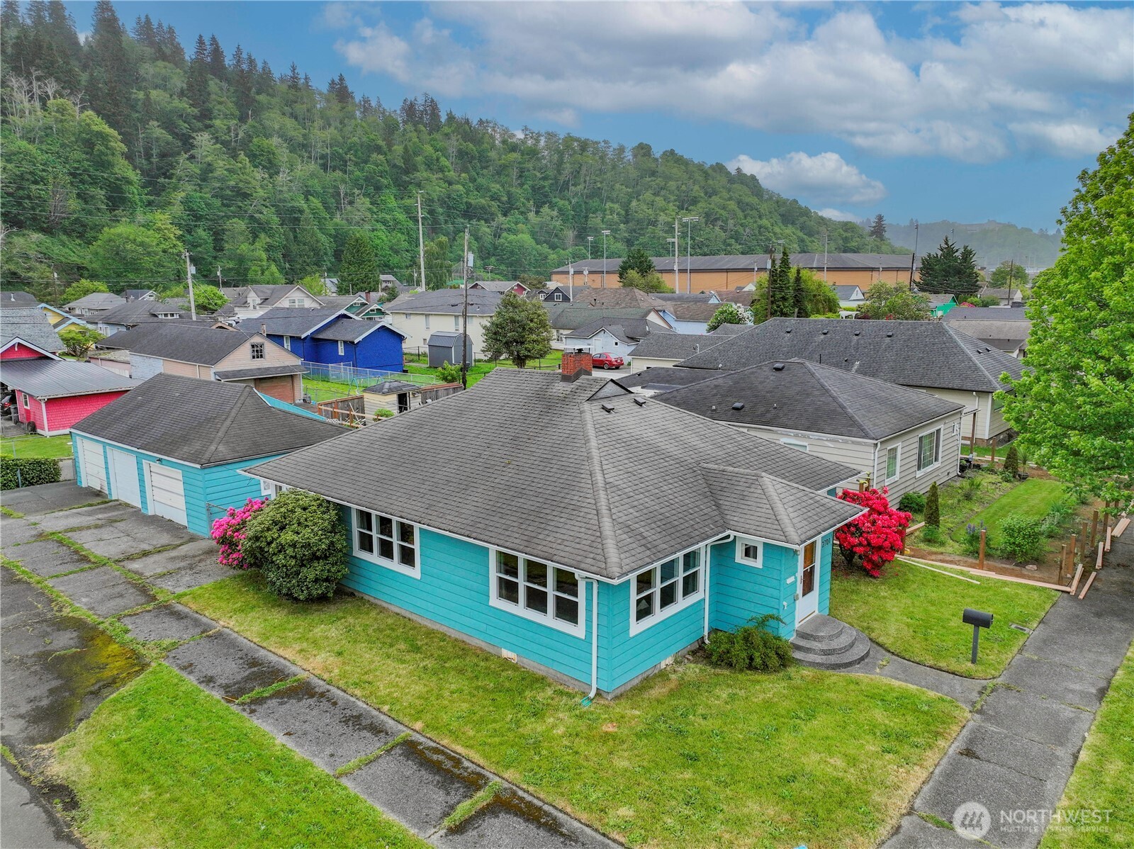 2701 Sumner Avenue Property Photo 1