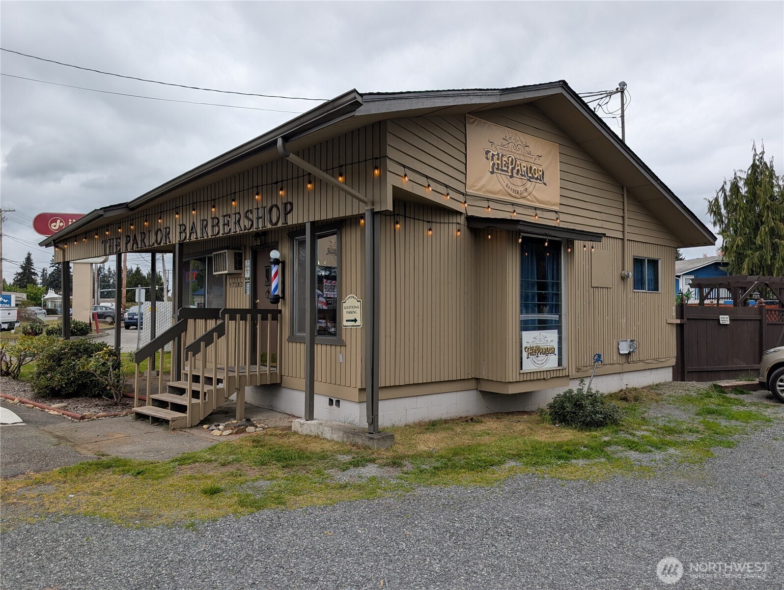 17303 Smokey Point Boulevard Property Photo 2