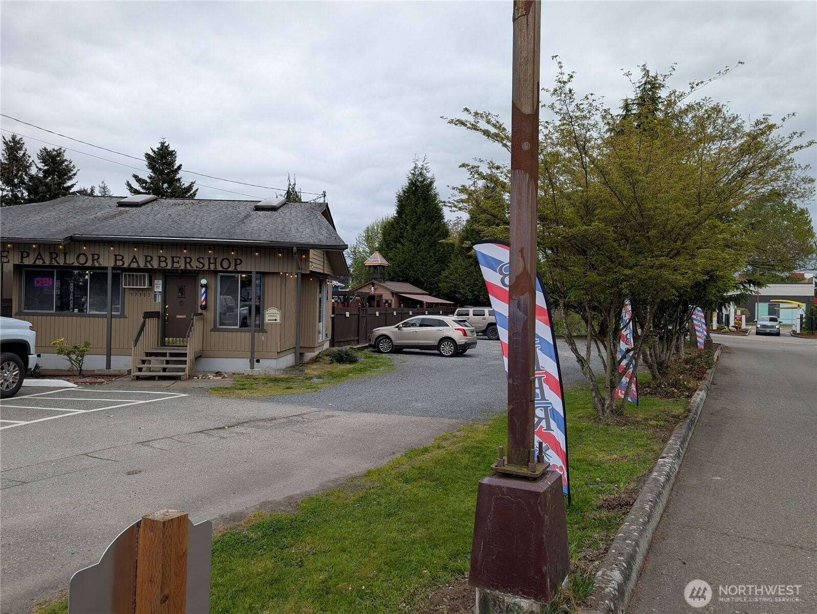 17303 Smokey Point Boulevard Property Photo 4