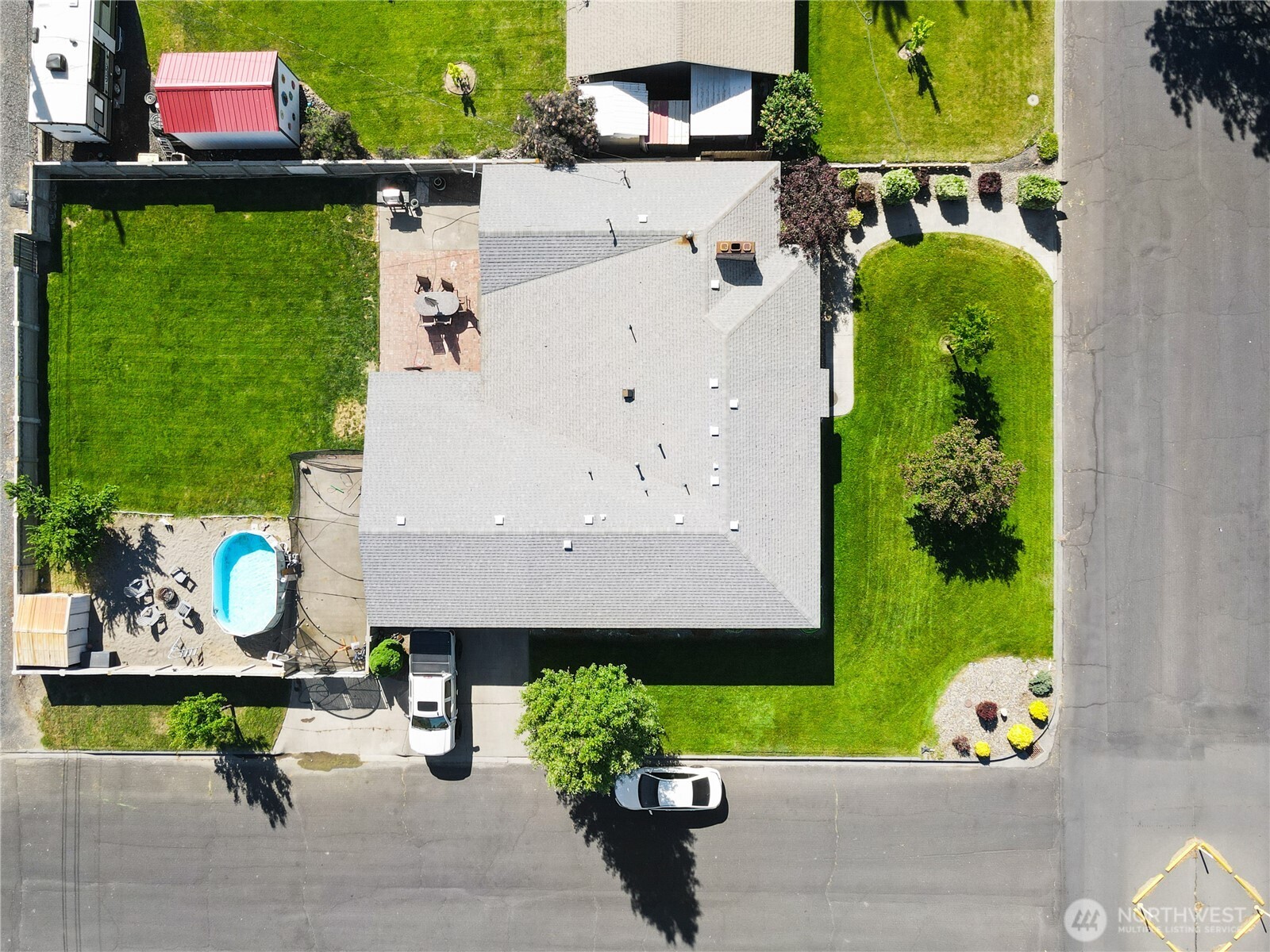 1156 E Elm Street Property Photo 3